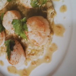 Pan-fried scallops with leeks vinaigrette