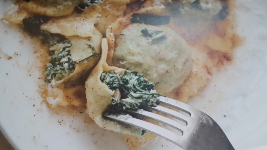 spinach-ricotta-and-pine-nut-ravioli-with-sage-butter