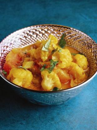 Low Calorie Dishes - Curry With Tomatoes And Cauliflower